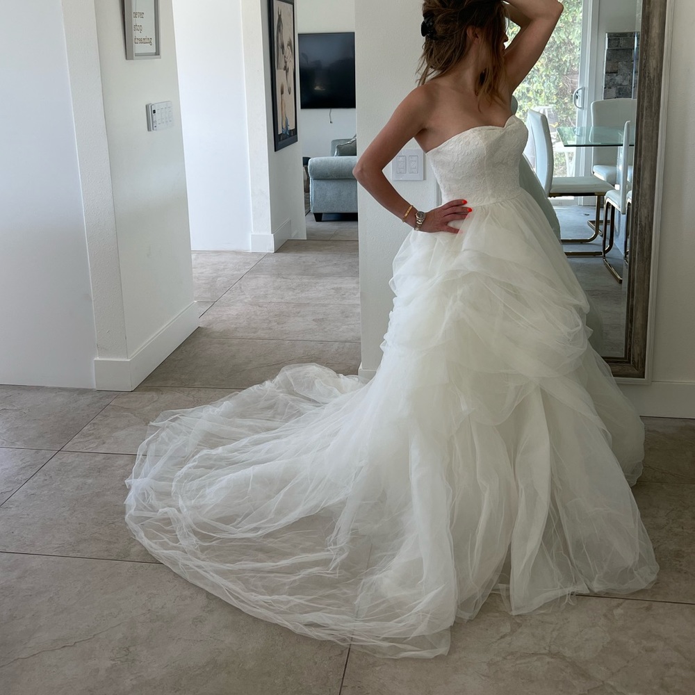Vera Wang bridal gown (ivory)